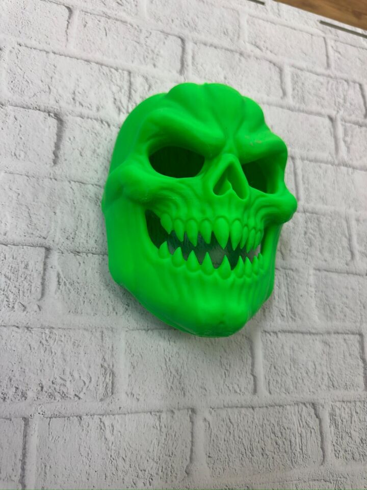 YEŞİL MASKE